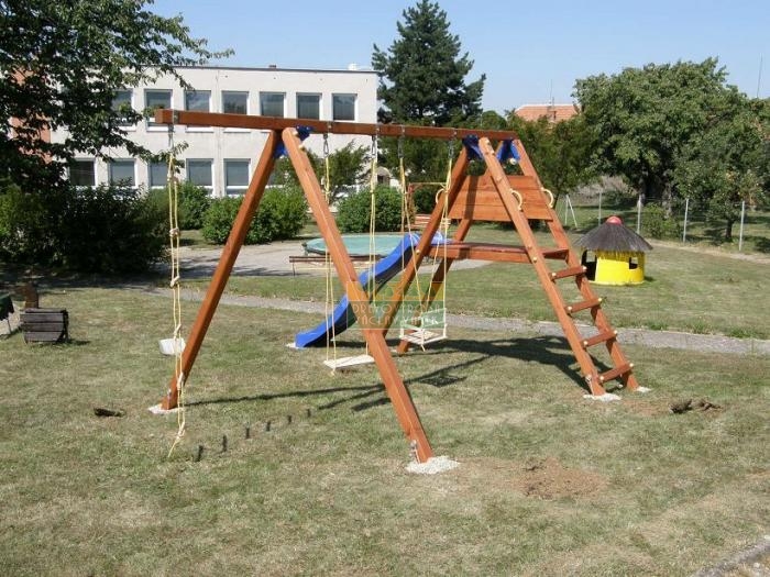 Zahradní houpačka Deckswing basig konstrukce bez doplňků 07211